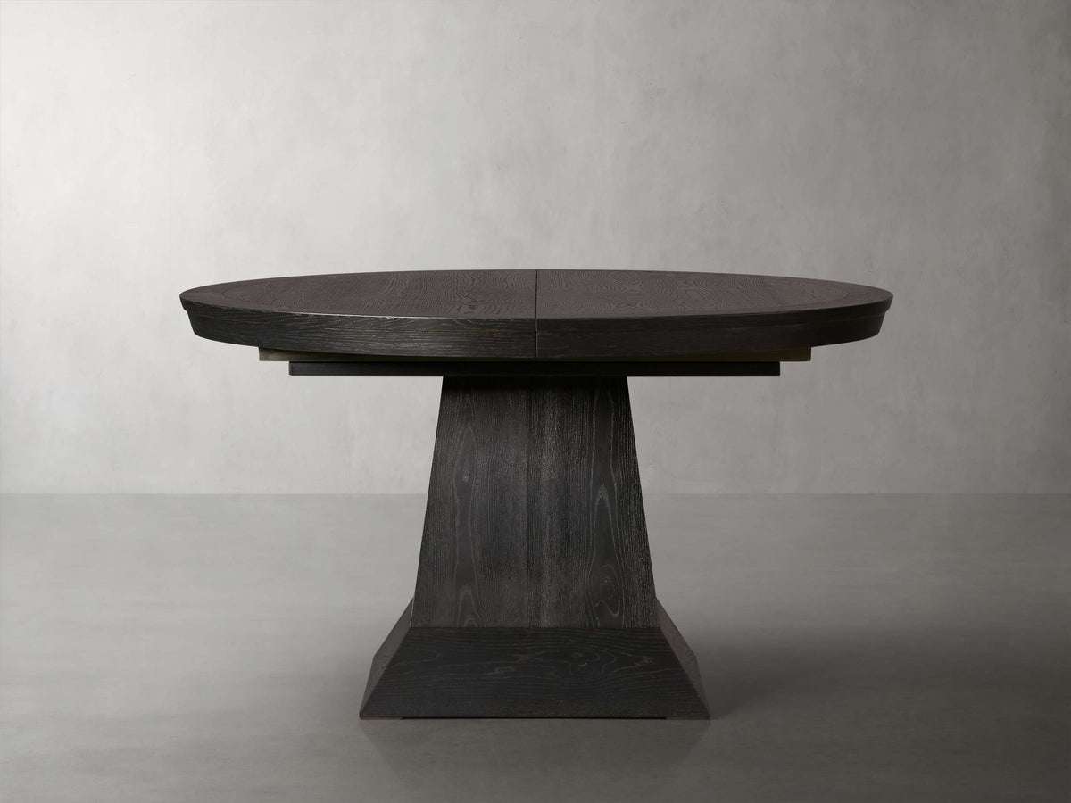 Leighton Extension Dining Table - Grace Lamp