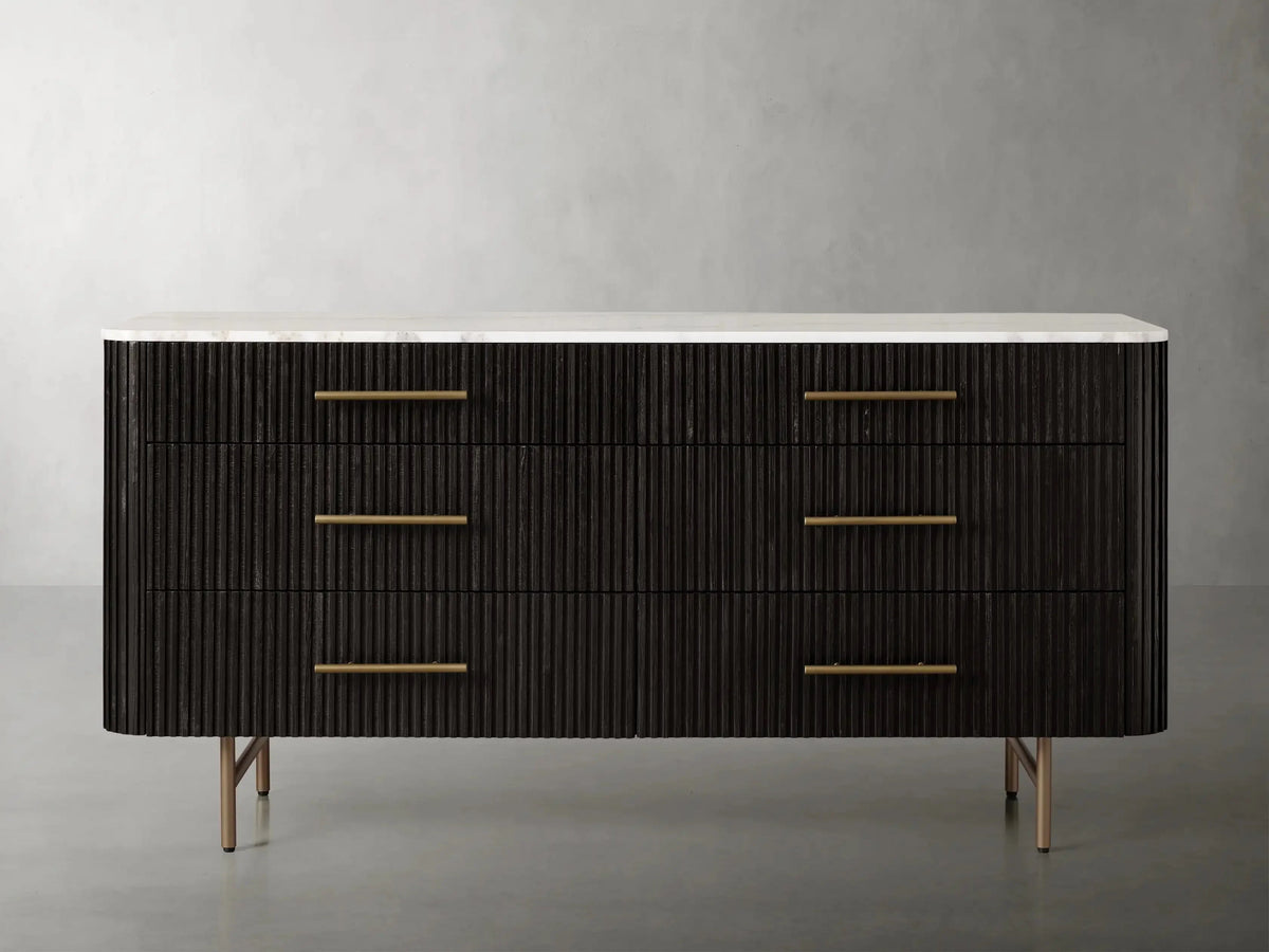 Finnley Six Drawer Dresser-Grace Lamp