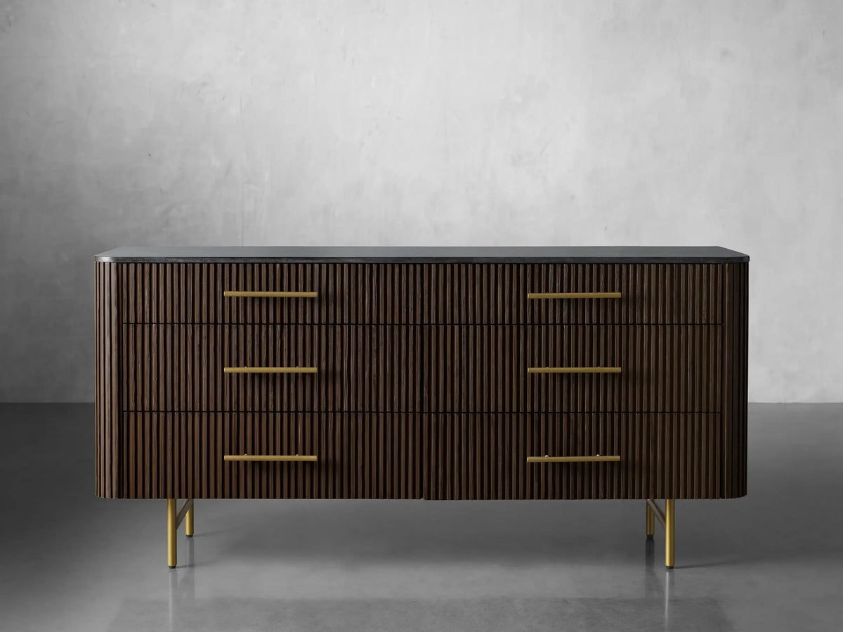 Finnley Six Drawer Dresser-Grace Lamp