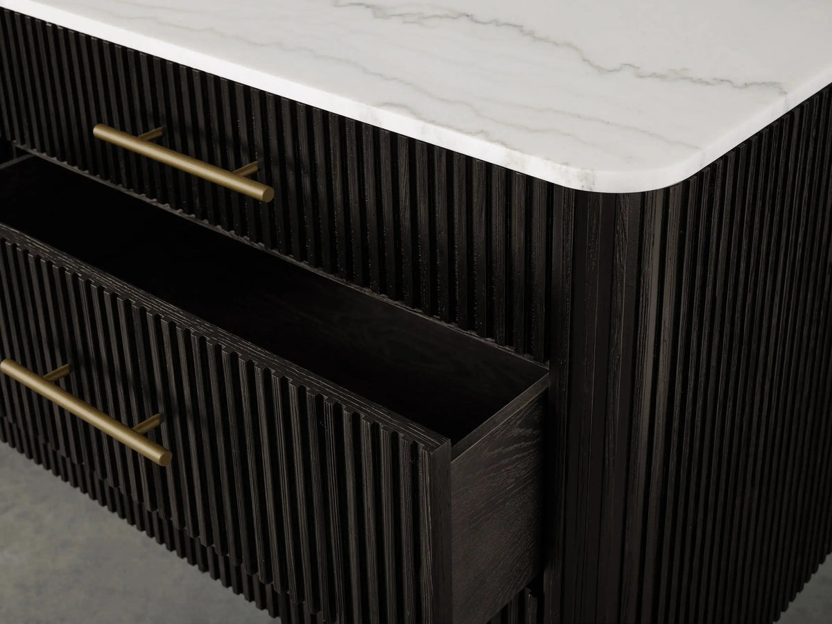 Finnley Six Drawer Dresser-Grace Lamp