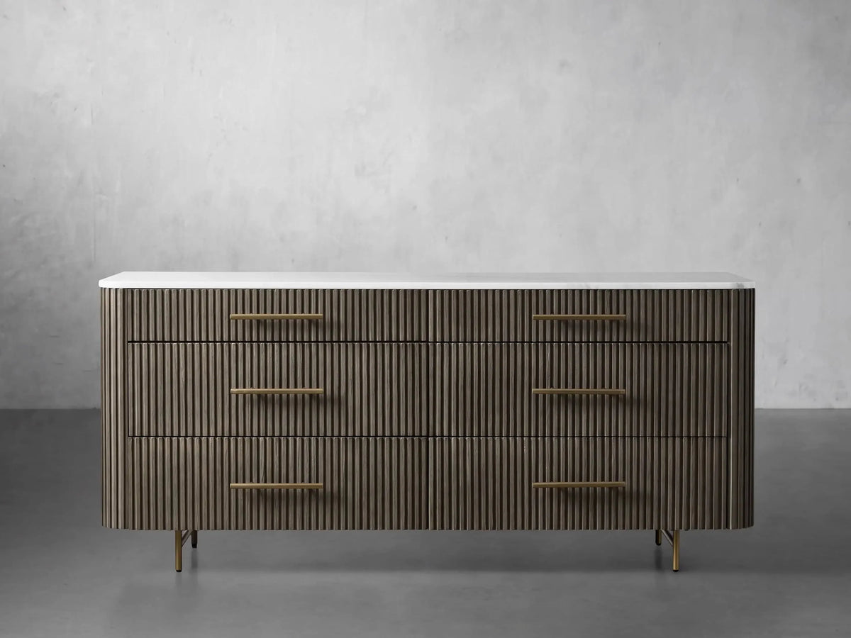 Finnley Six Drawer Dresser-Grace Lamp