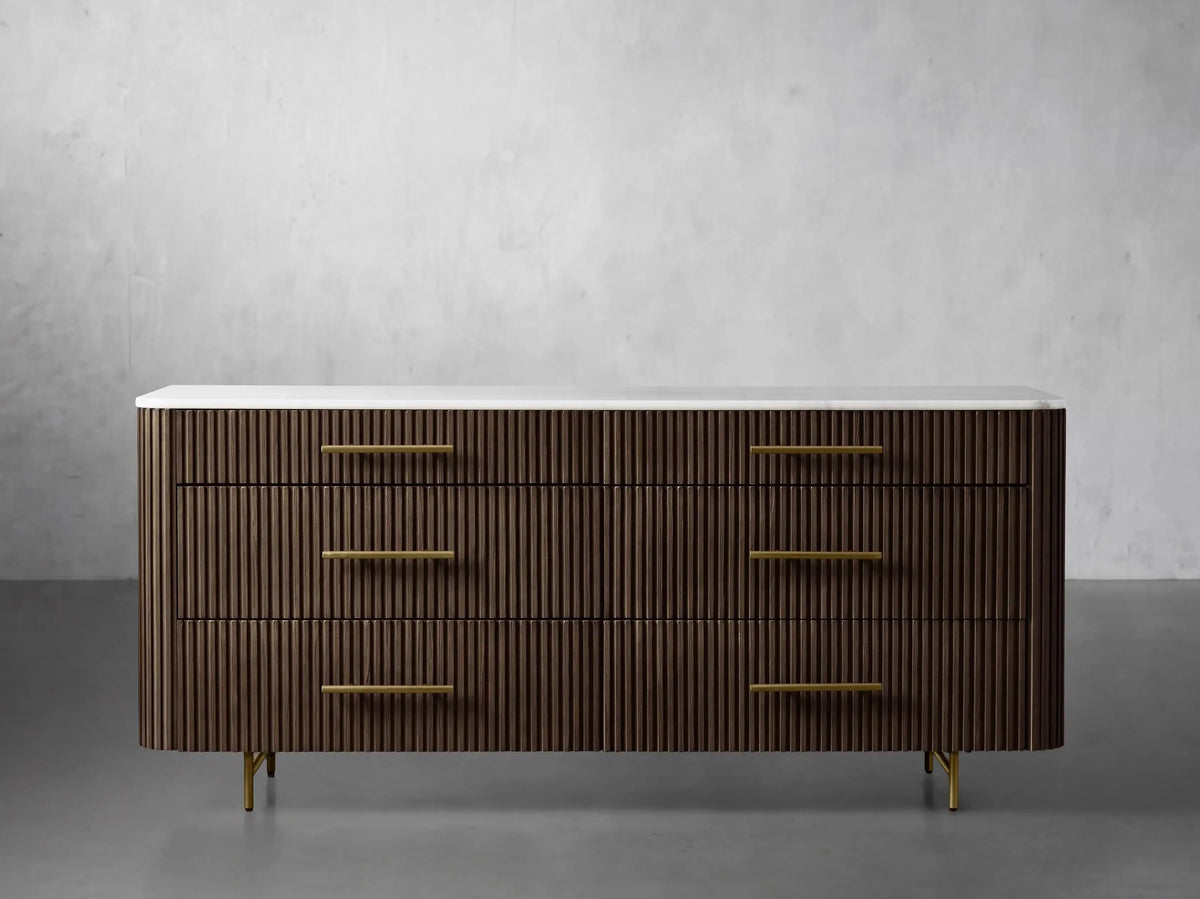 Finnley Six Drawer Dresser-Grace Lamp