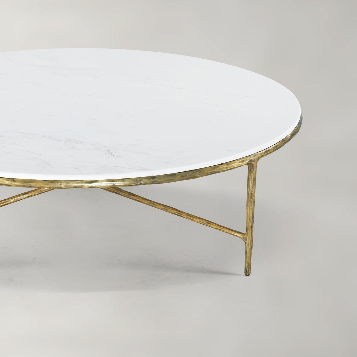 Thaddies Marble Round Coffee Table 55"D-Grace Lamp