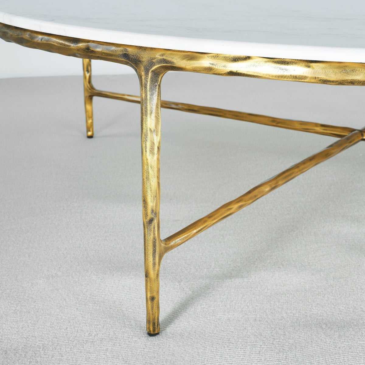 Thaddies Marble Round Coffee Table 55"D-Grace Lamp