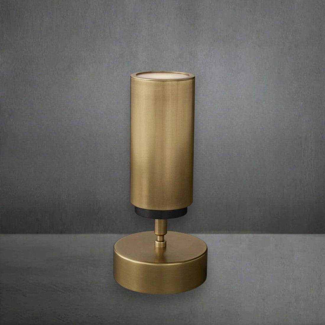 Champeaux Pivoting Spotlight - Grace Lamp
